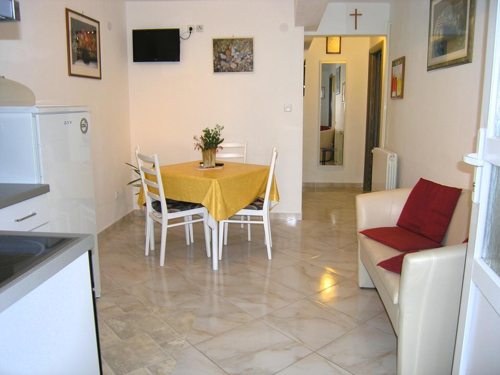Apartment Martina Krk Town Extérieur photo