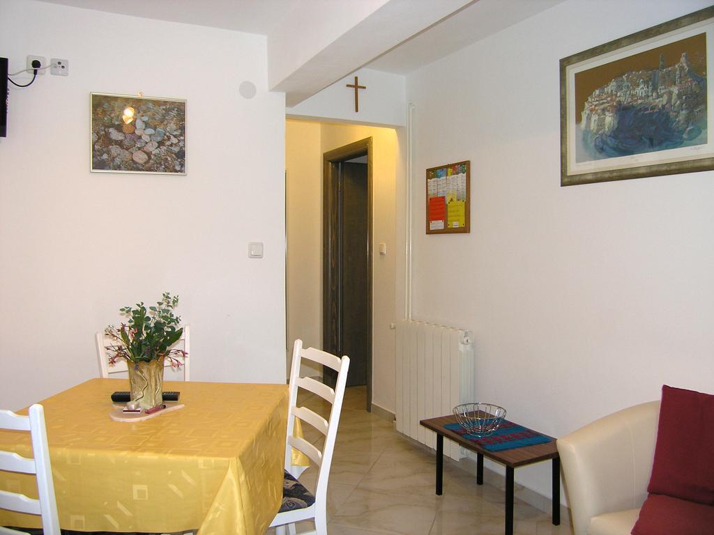 Apartment Martina Krk Town Extérieur photo